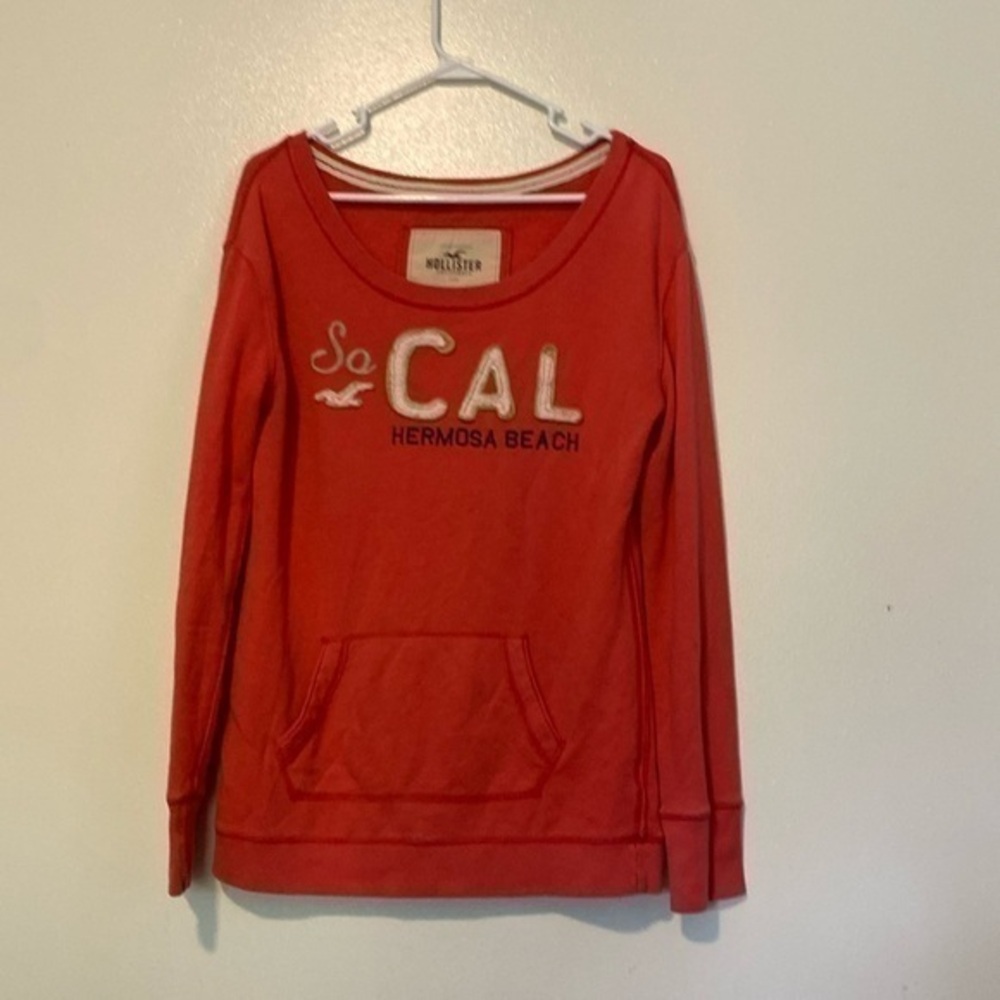 Hollister embroidered long sleeve pocket sweatshirt large